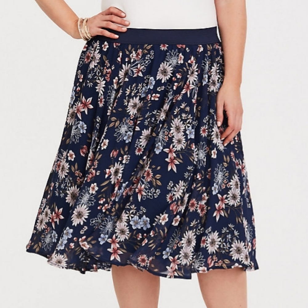 Torrid Navy Floral Chiffon Midi Skirt Sz 2 (18/20)